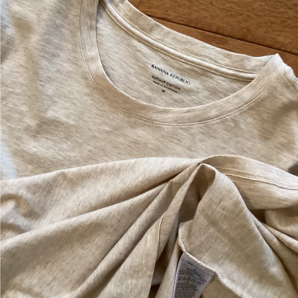 BANANA REPUBLIC HEATHER TAN SAND - SUPIMA COTTON CREWNECK SHORT SLEEVE TEE M